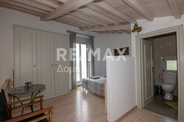 Image No.17-4 Bed Property for sale