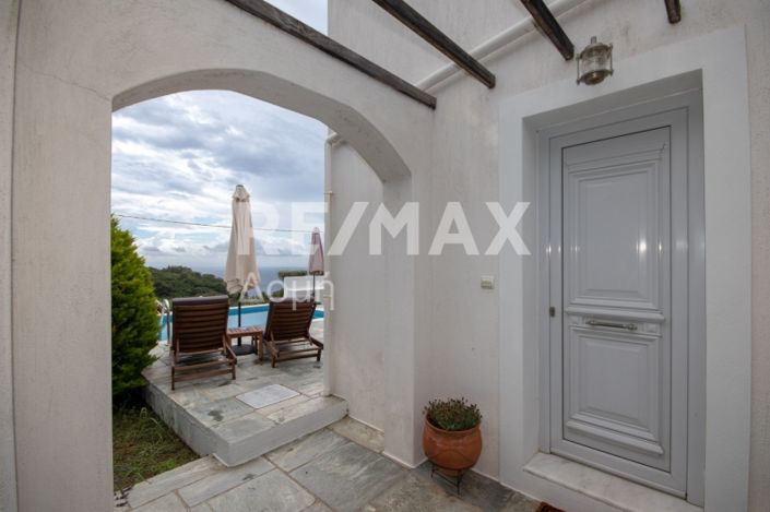 Image No.46-4 Bed Property for sale