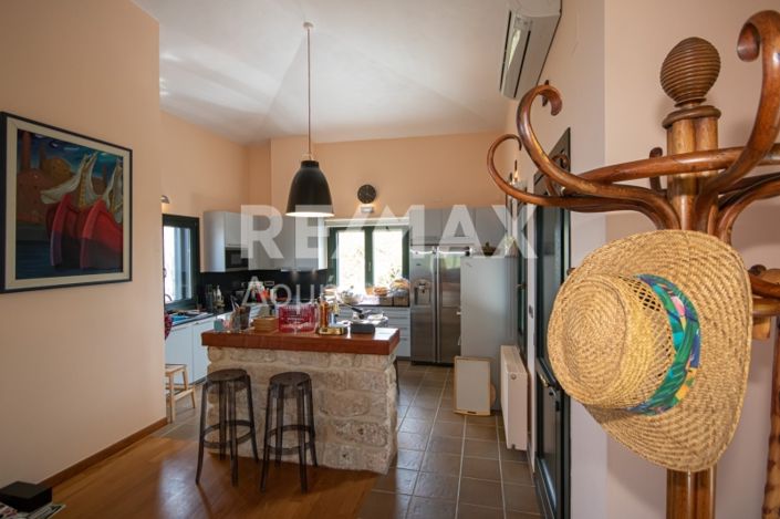 Image No.17-4 Bed Property for sale