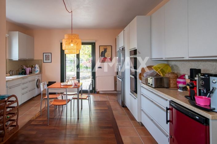 Image No.39-4 Bed Property for sale