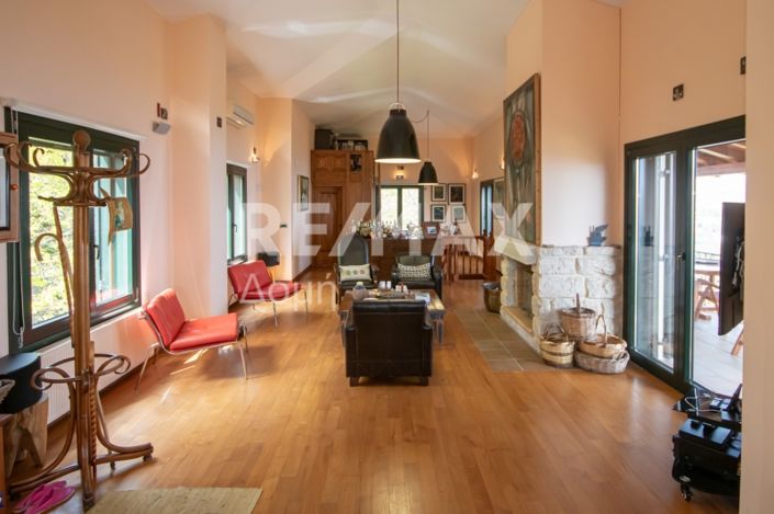 Image No.9-4 Bed Property for sale