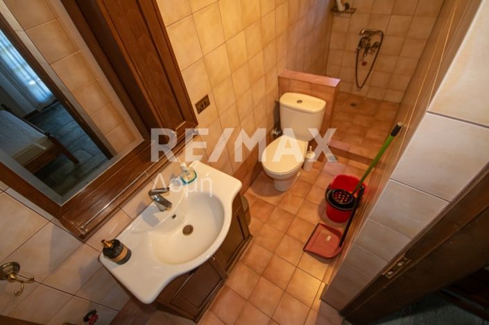 Image No.28-3 Bed Property for sale