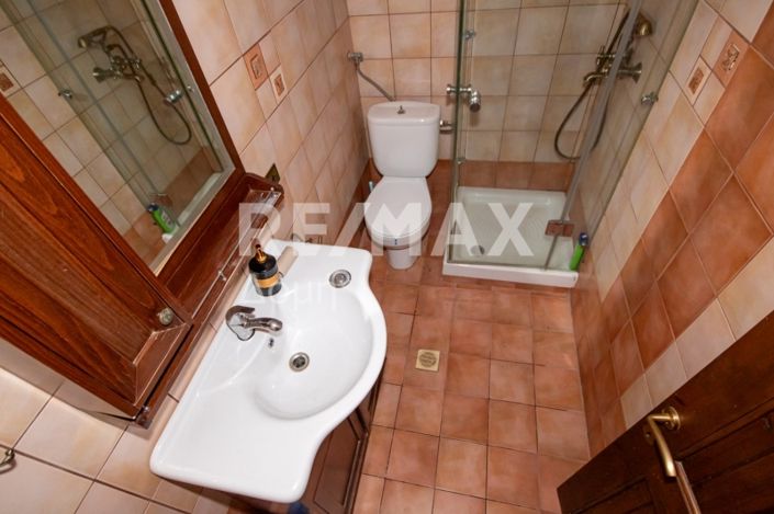 Image No.41-3 Bed Property for sale