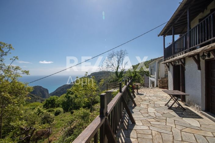 Image No.8-3 Bed Property for sale