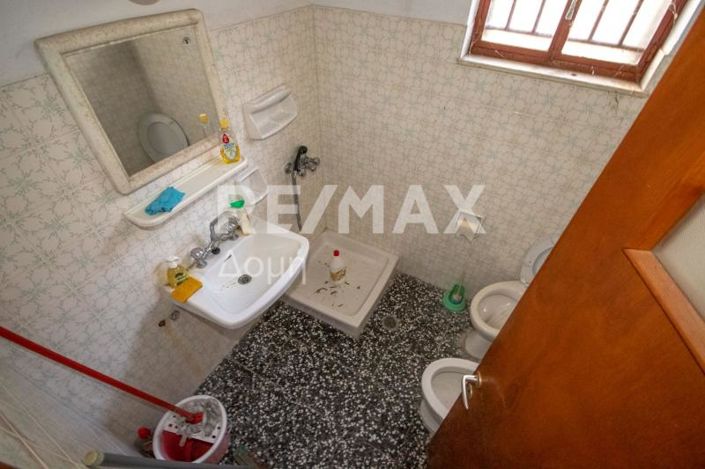 Image No.43-20 Bed Hotel for sale