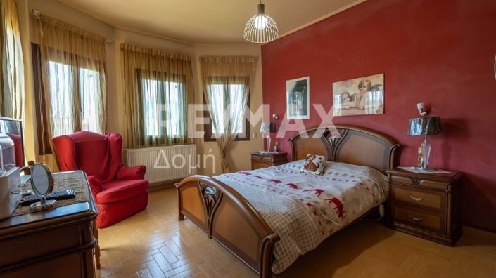 Image No.13-5 Bed Property for sale