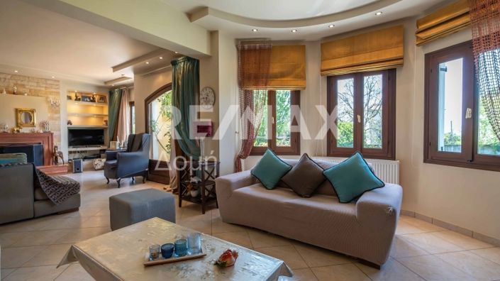 Image No.52-5 Bed Property for sale