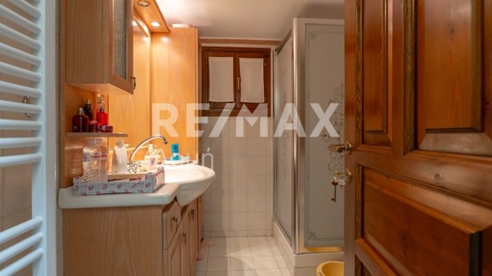 Image No.38-2 Bed Maisonette for sale