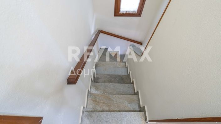 Image No.50-2 Bed Maisonette for sale