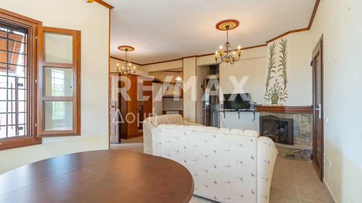 Image No.9-2 Bed Maisonette for sale