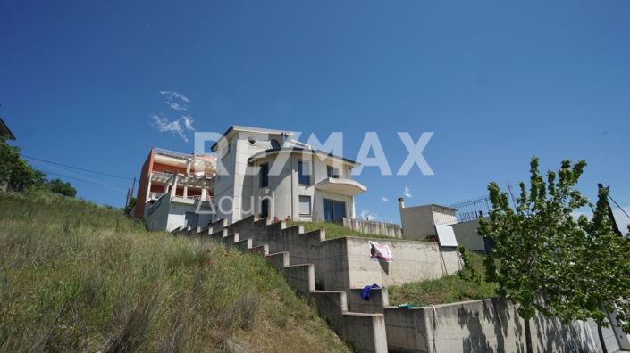 Image No.44-4 Bed Property for sale