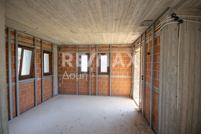 Image No.14-2 Bed Maisonette for sale