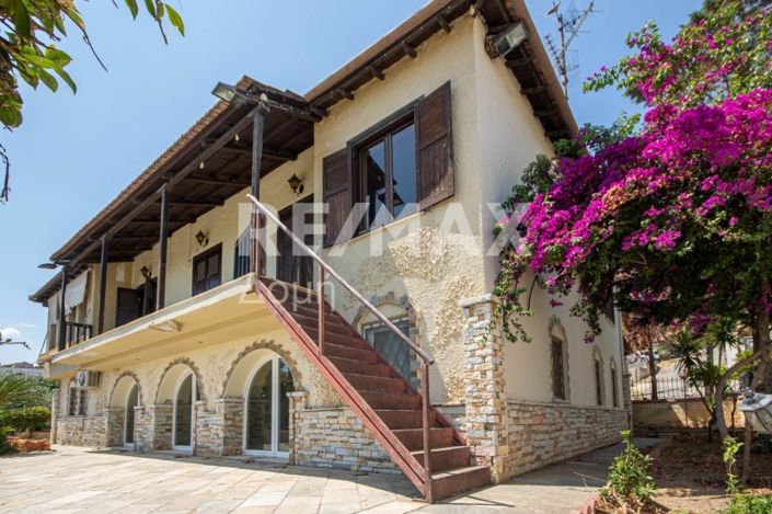 Image No.2-5 Bed Maisonette for sale