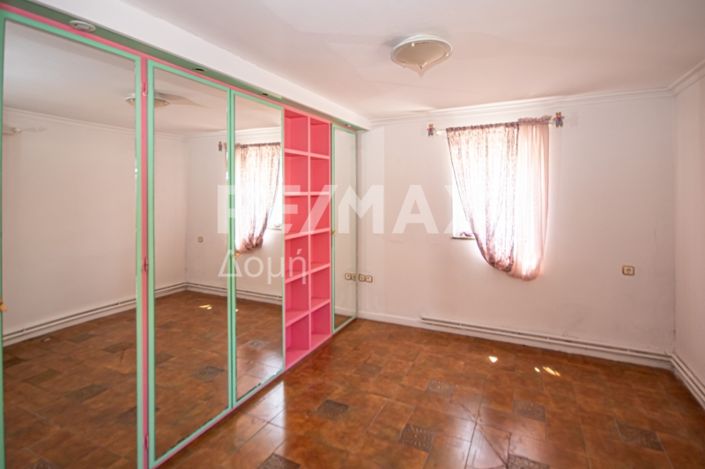 Image No.38-5 Bed Maisonette for sale