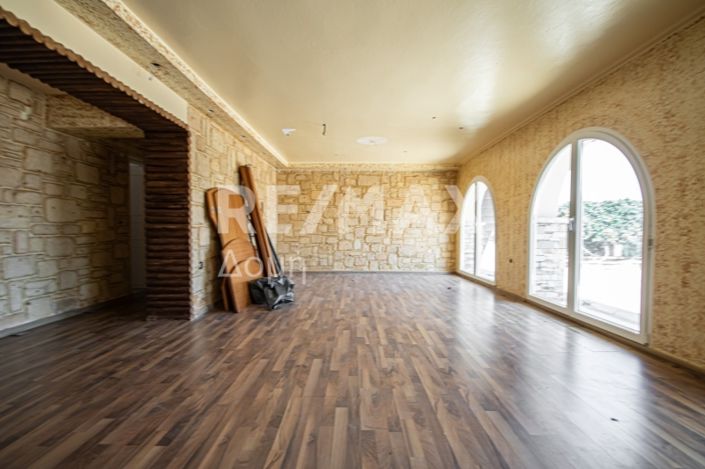 Image No.51-5 Bed Maisonette for sale