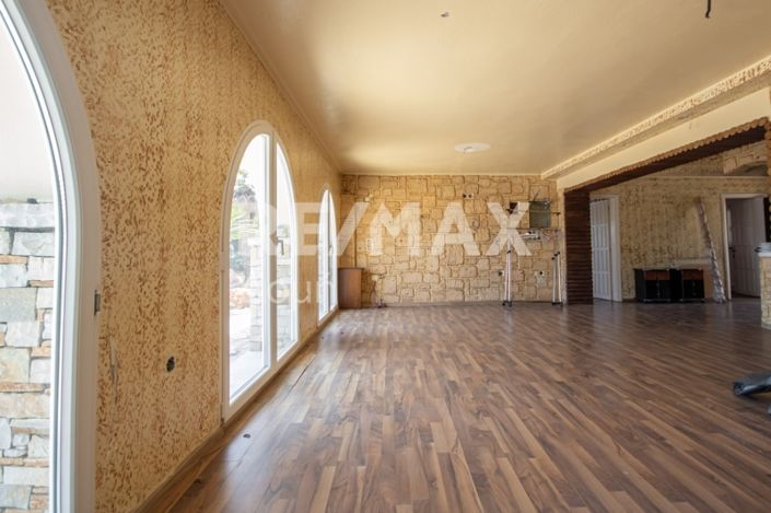 Image No.52-5 Bed Maisonette for sale