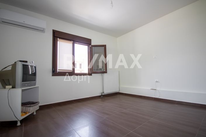 Image No.9-2 Bed Maisonette for sale