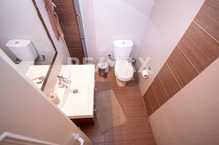 Image No.14-3 Bed Property for sale