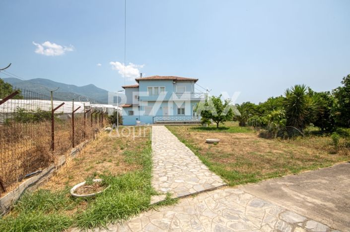 Image No.18-3 Bed Property for sale