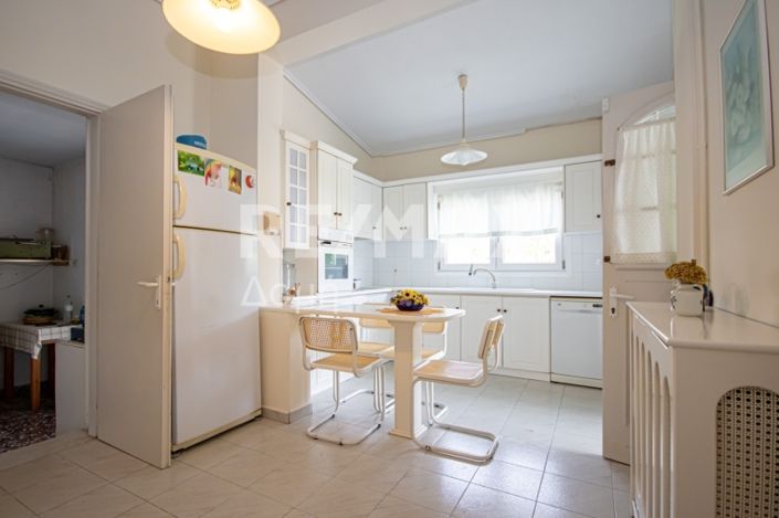 Image No.27-3 Bed Property for sale