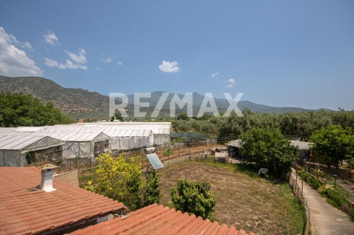 Image No.41-3 Bed Property for sale