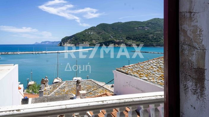 Image No.2-6 Bed Property for sale