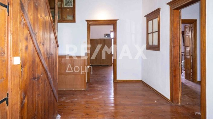 Image No.21-6 Bed Property for sale