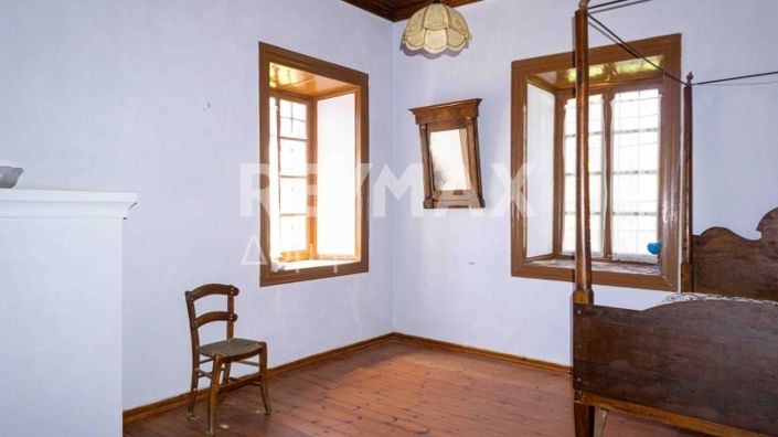 Image No.23-6 Bed Property for sale