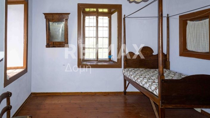 Image No.25-6 Bed Property for sale