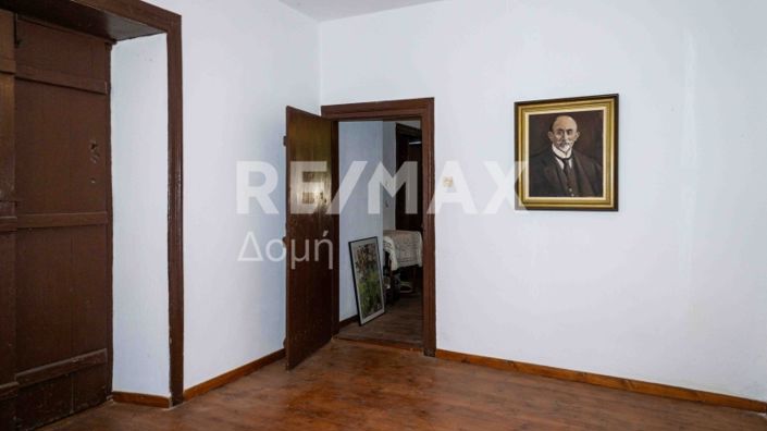 Image No.3-6 Bed Property for sale