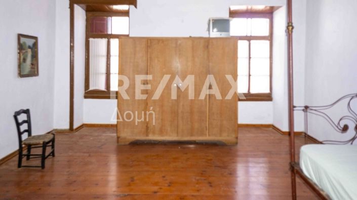 Image No.31-6 Bed Property for sale