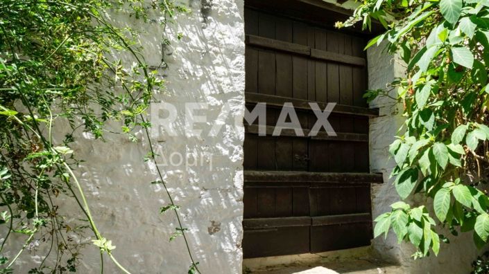 Image No.38-6 Bed Property for sale