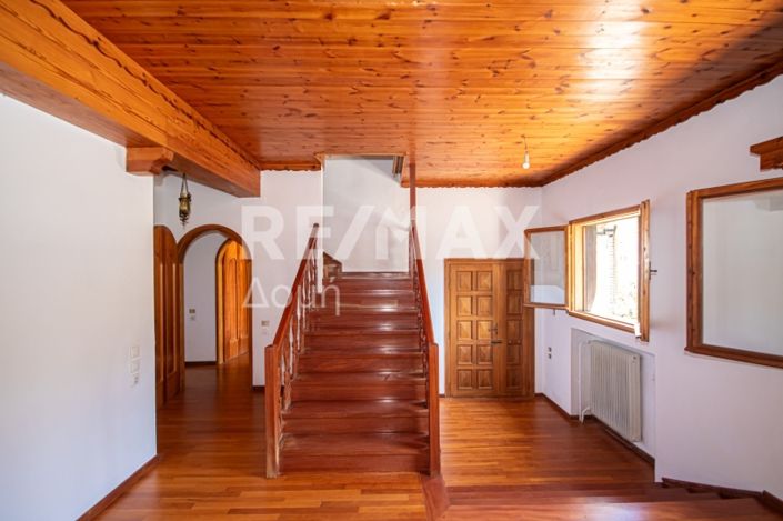 Image No.20-5 Bed House for sale