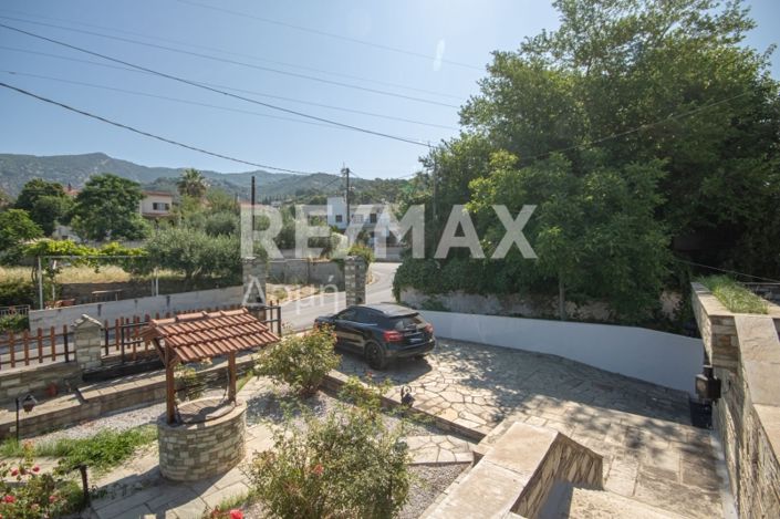 Image No.9-5 Bed House for sale