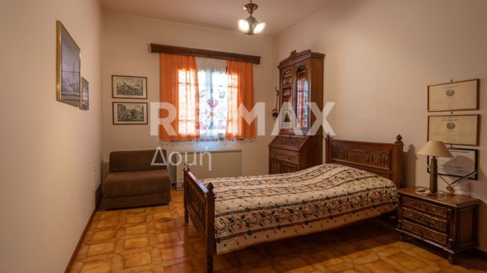 Image No.11-5 Bed Property for sale