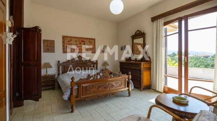 Image No.14-5 Bed Property for sale