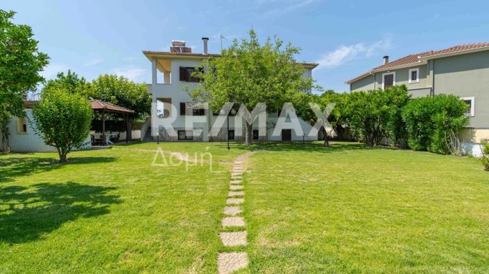 Image No.24-5 Bed Property for sale