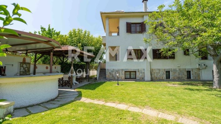 Image No.3-5 Bed Property for sale