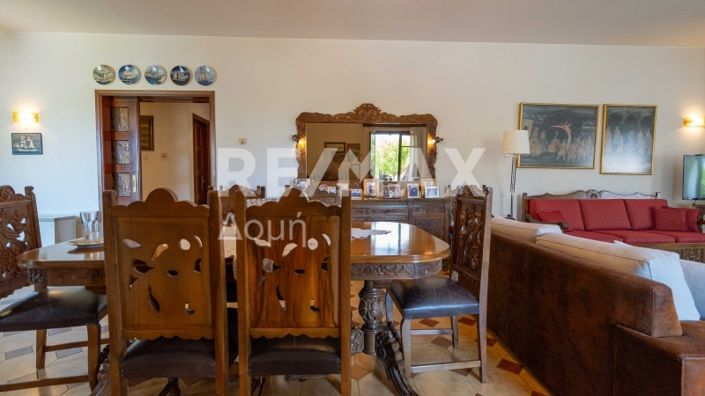 Image No.44-5 Bed Property for sale