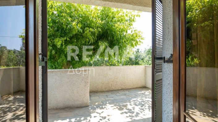 Image No.53-5 Bed Property for sale