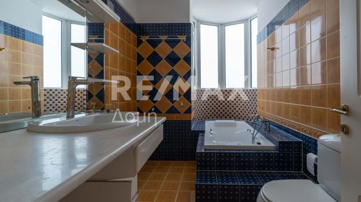 Image No.13-4 Bed Property for sale