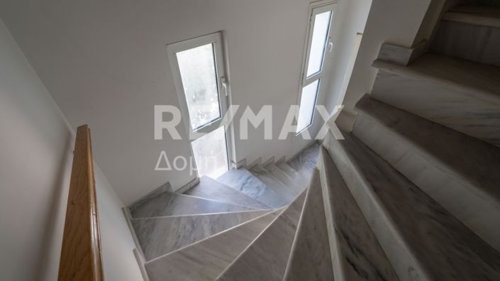 Image No.48-4 Bed Property for sale