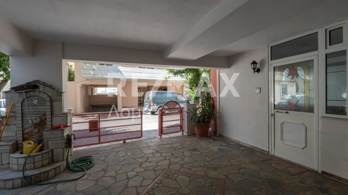 Image No.4-4 Bed Property for sale