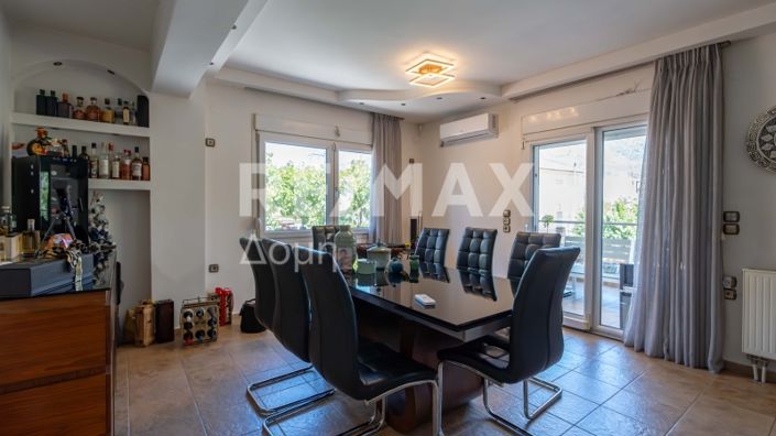 Image No.17-5 Bed Property for sale