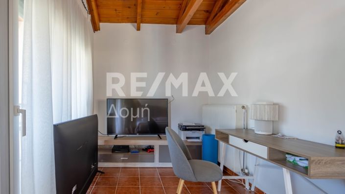 Image No.20-5 Bed Property for sale