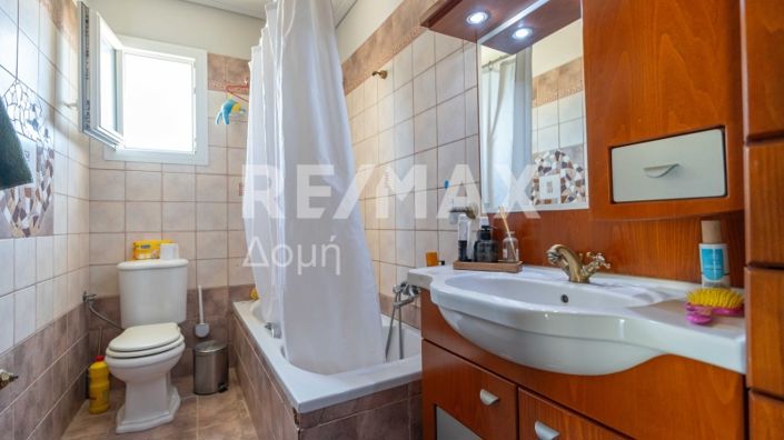 Image No.23-5 Bed Property for sale