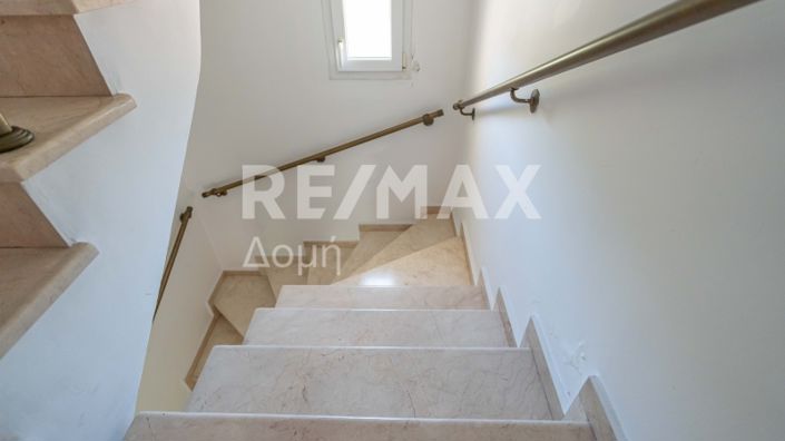 Image No.26-5 Bed Property for sale