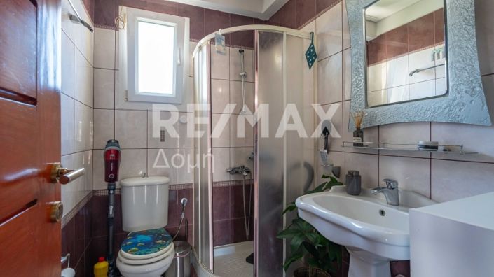 Image No.28-5 Bed Property for sale