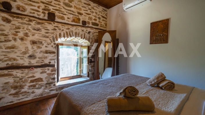 Image No.9-7 Bed Property for sale