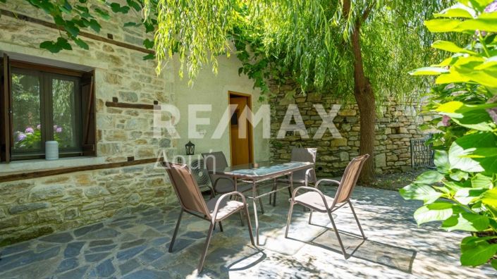 Image No.28-3 Bed Property for sale